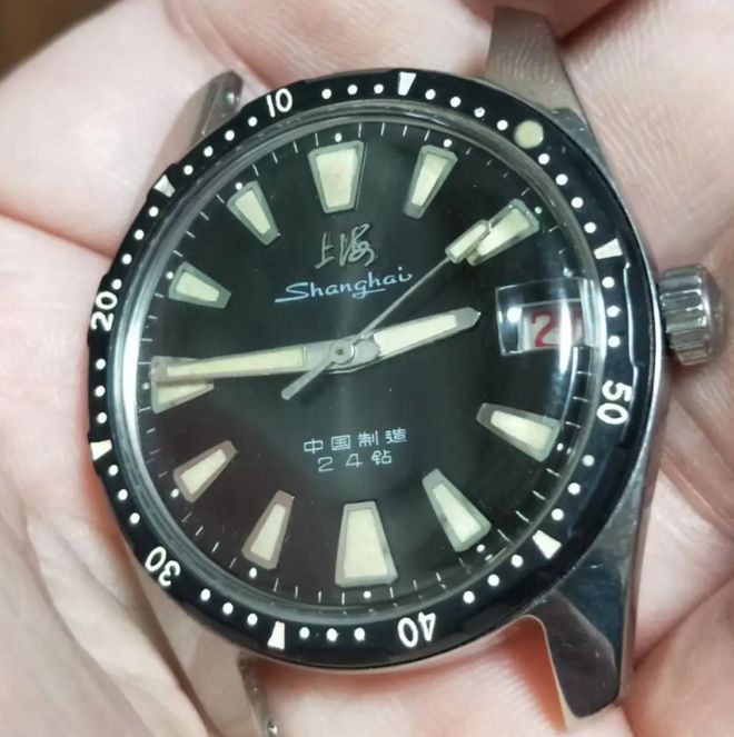 “废品”卖最贵价值3602万中国绝版5款老手表找到别当(图3)